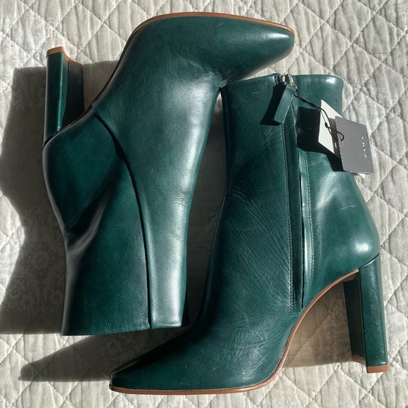 NWT ZARA - cute stylish leather booties